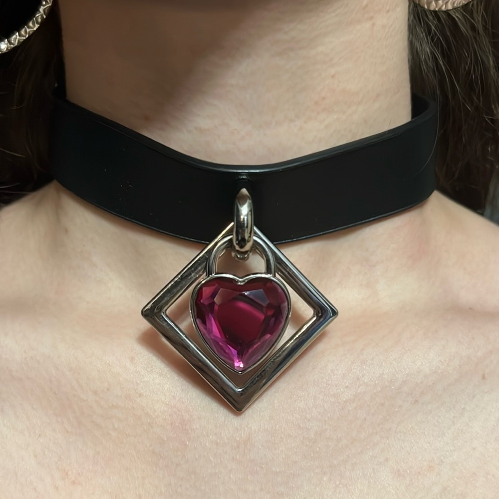 Black Vespertine Rose Choker